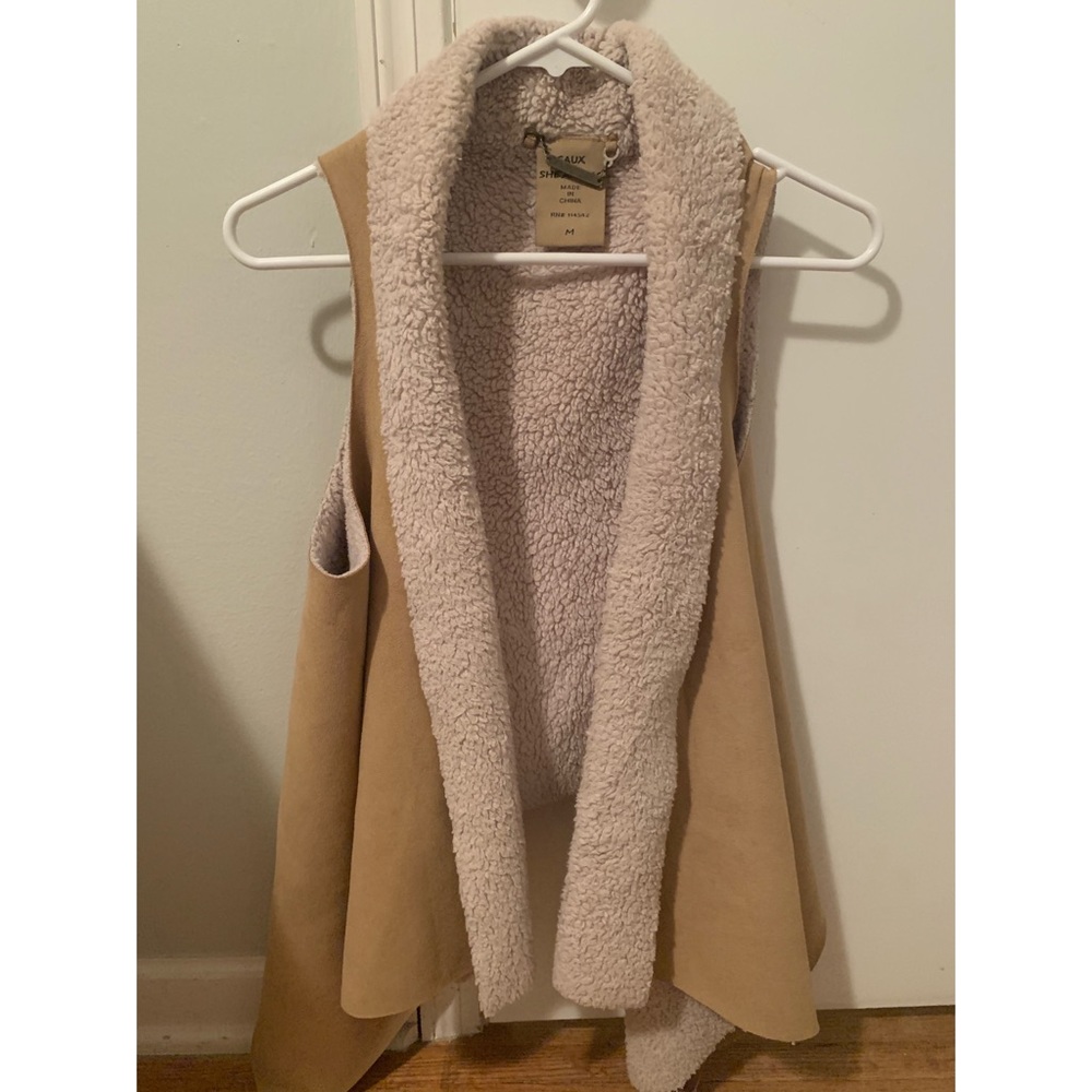 Feud fur vest